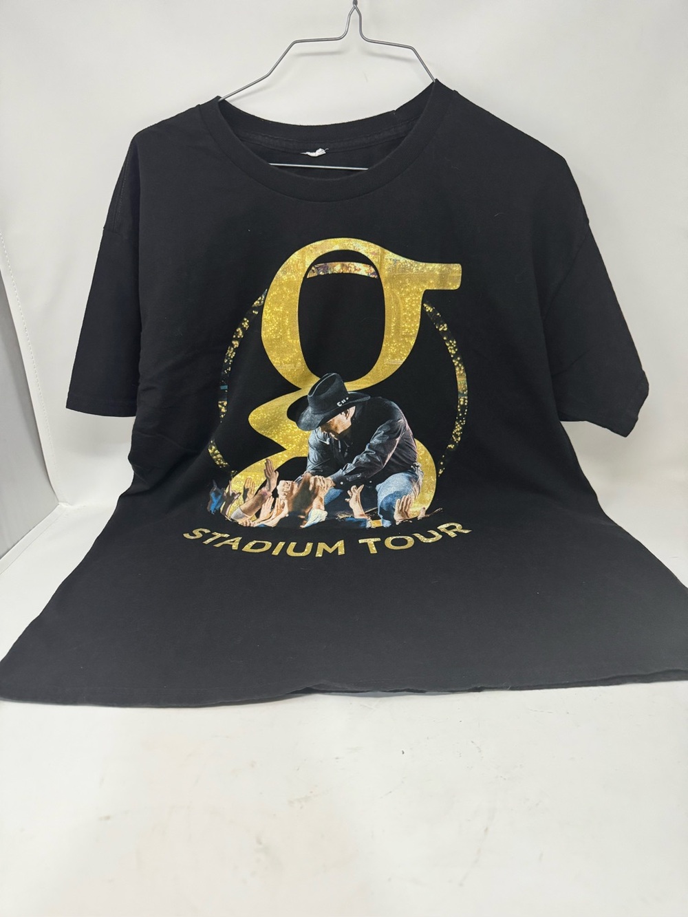 Garth Brooks G Black Graphic 'Stadium Tour' T-Shirt with Gold Accent preowned